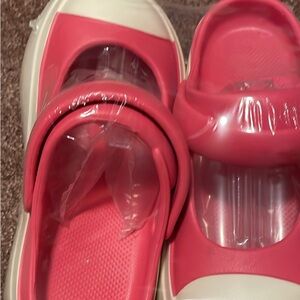 Girls Cloud Slides Sandals Kids Pillow Slippers Shower